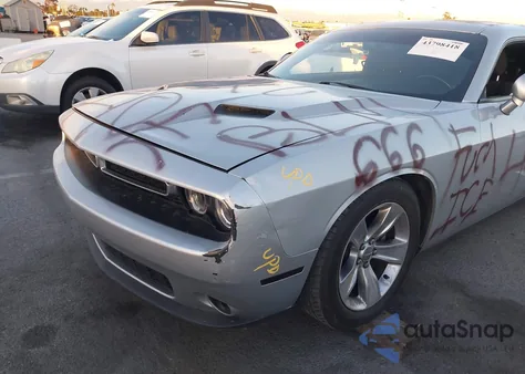 2021 Dodge Challenger Sxt z USA, uszkodzony, nr VIN 2C3CDZAG5MH551757